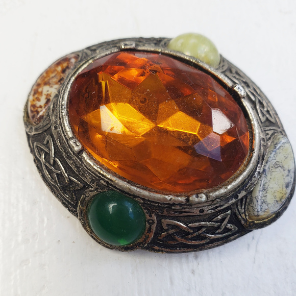 Jewelry - 50s Scottish agate inspired costume brooch.